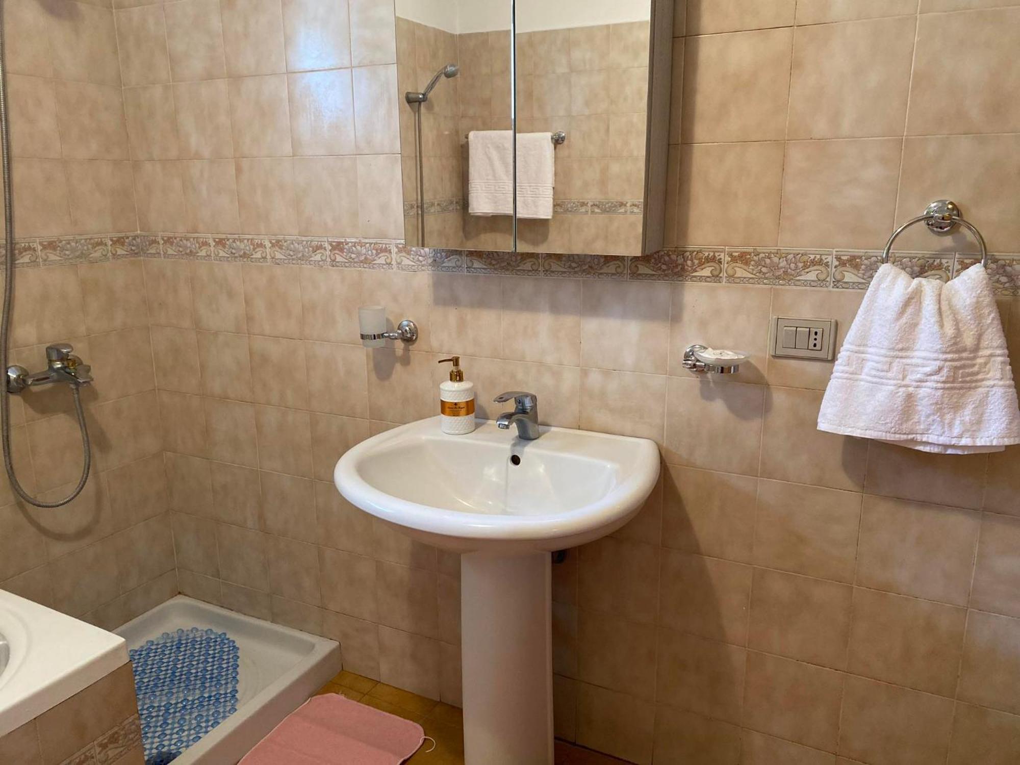 Guest House Persa Gjirokaster Exterior photo
